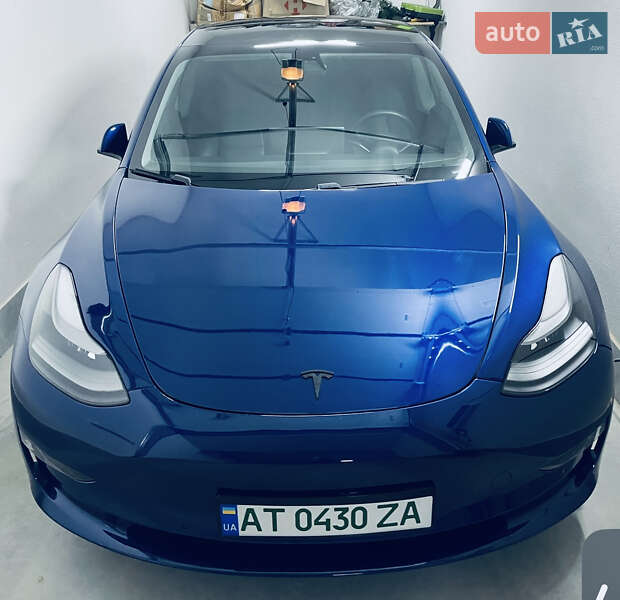Седан Tesla Model 3 2020 в Ивано-Франковске