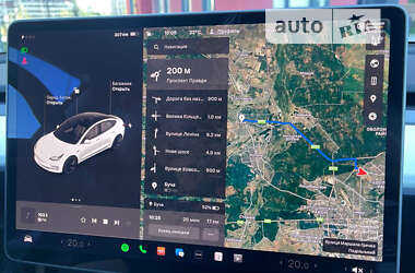 Седан Tesla Model 3 2021 в 