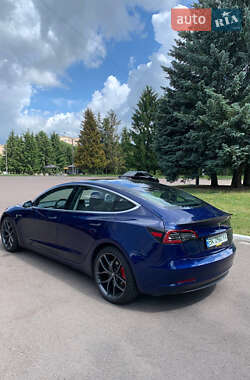 Седан Tesla Model 3 2018 в Ровно