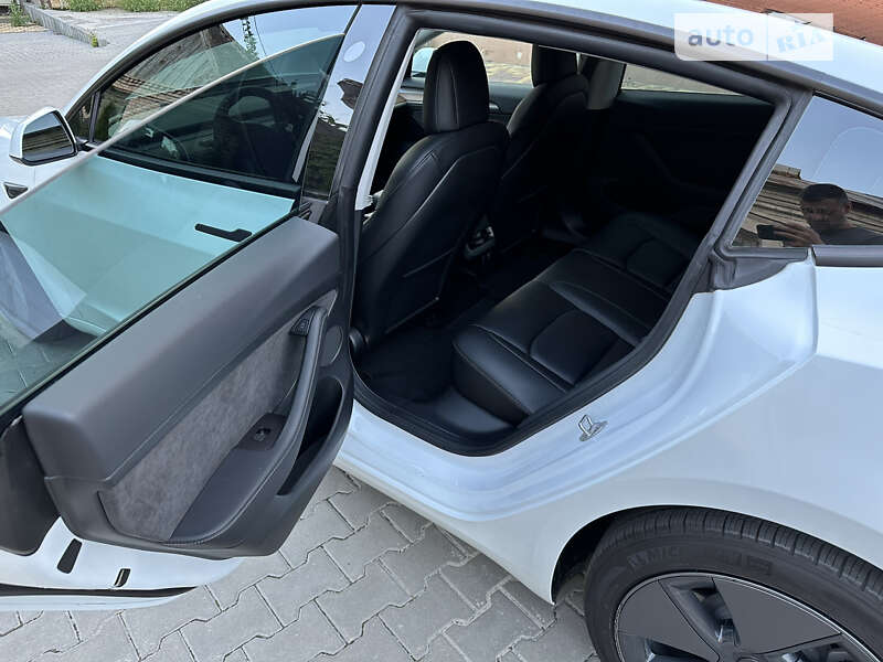 Седан Tesla Model 3 2022 в Дніпрі