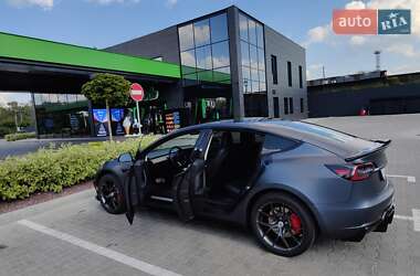 Седан Tesla Model 3 2018 в Києві