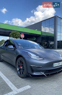 Седан Tesla Model 3 2018 в Києві