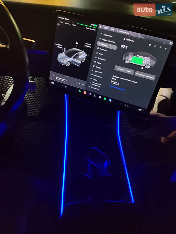 Седан Tesla Model 3 2018 в Киеве