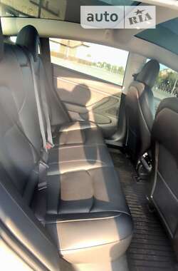 Седан Tesla Model 3 2019 в 
