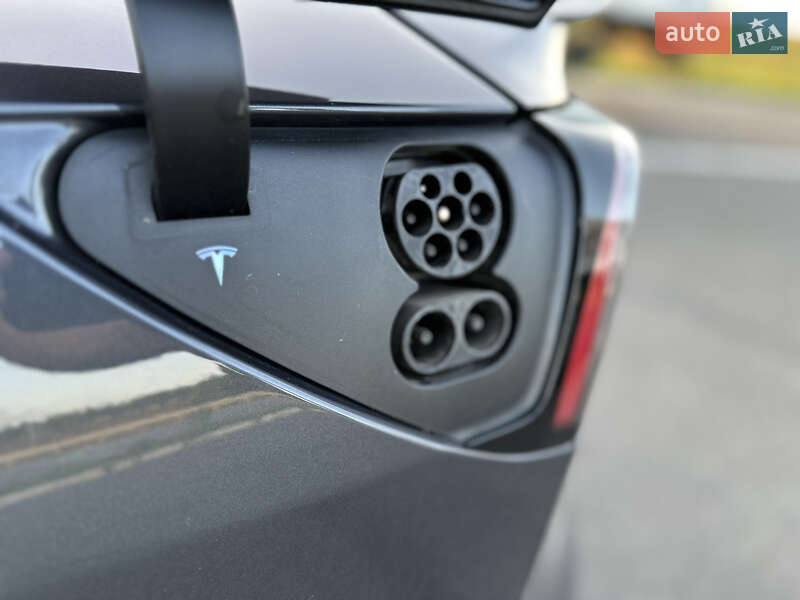 Седан Tesla Model 3 2021 в Киеве