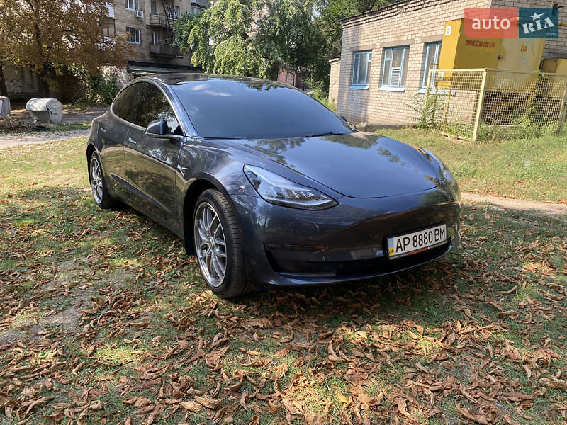 Tesla Model 3 2019