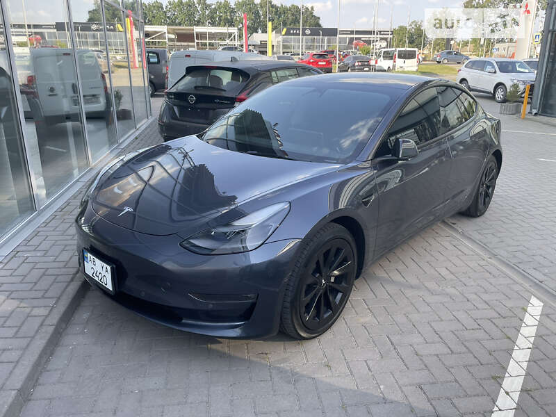 Седан Tesla Model 3 2022 в Виннице