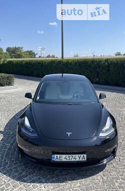 Седан Tesla Model 3 2021 в 