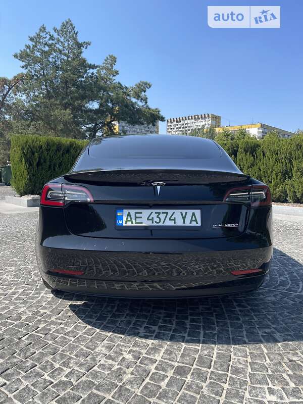 Седан Tesla Model 3 2021 в Днепре