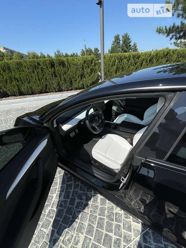 Седан Tesla Model 3 2021 в Днепре