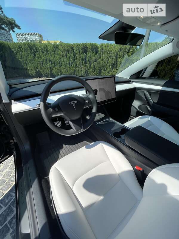 Седан Tesla Model 3 2021 в Днепре