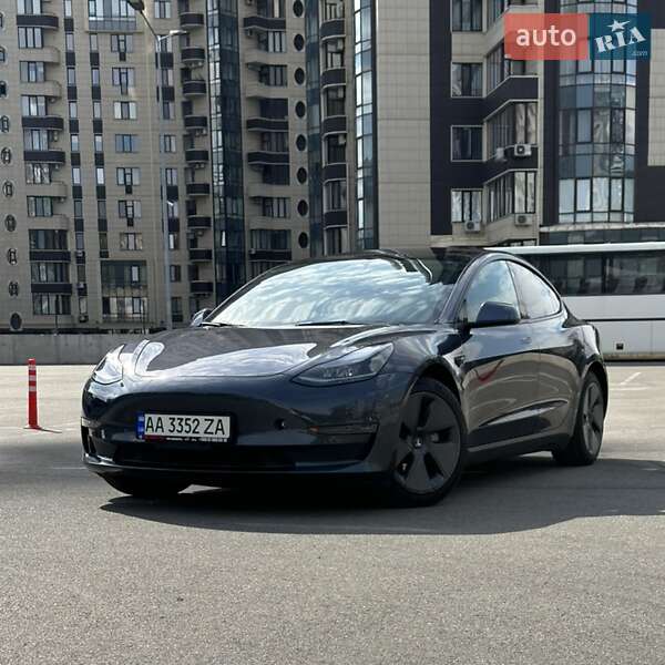 Tesla Model 3 2022