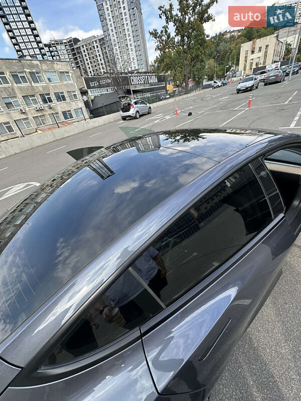 Седан Tesla Model 3 2022 в Виннице