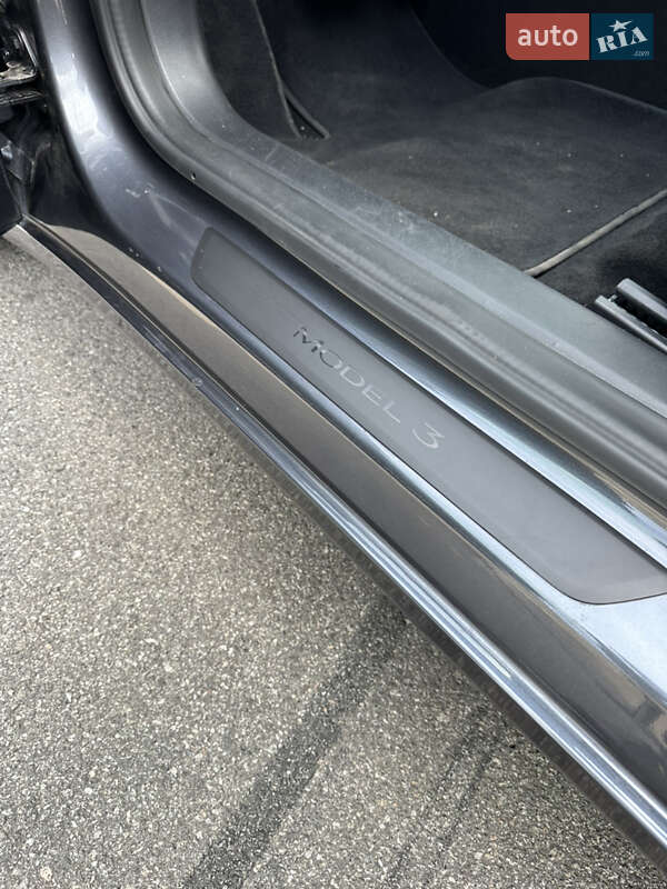 Седан Tesla Model 3 2022 в Виннице