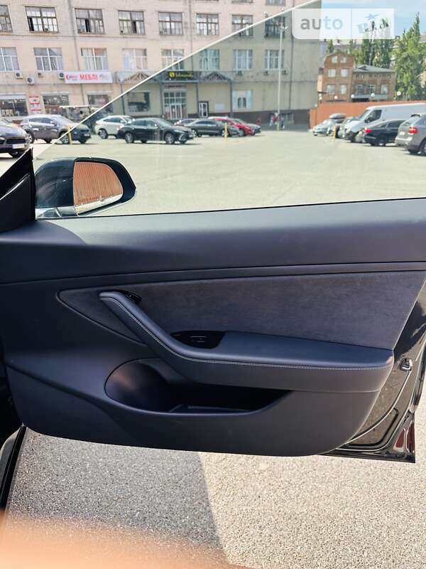 Седан Tesla Model 3 2018 в Киеве