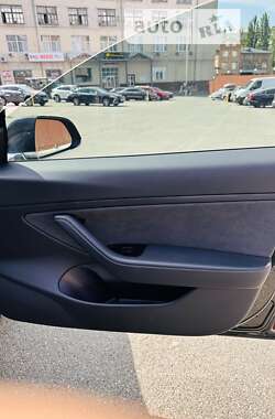 Седан Tesla Model 3 2018 в 