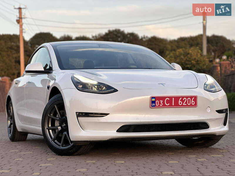 Седан Tesla Model 3 2022 в Ровно фото Седан Tesla Model 3 2022 в Ровно