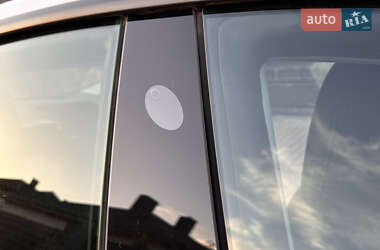 Седан Tesla Model 3 2022 в Ровно
