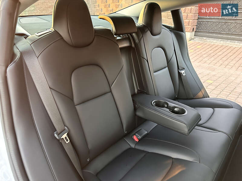 Седан Tesla Model 3 2022 в Ровно фото 45 Седан Tesla Model 3 2022 в Ровно
