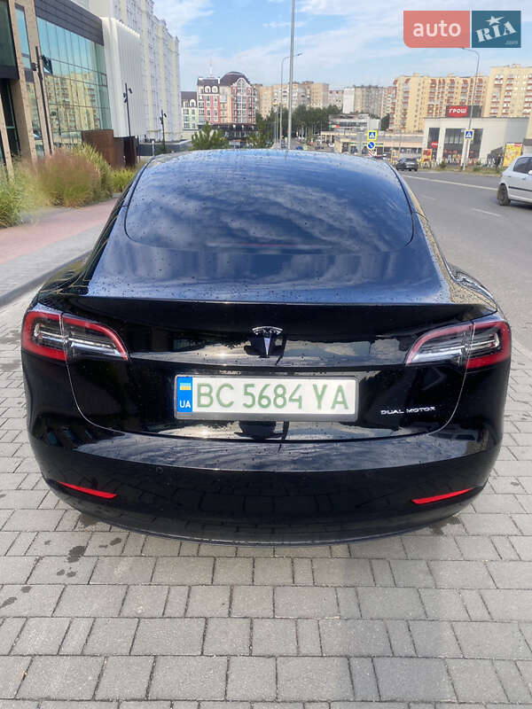 Седан Tesla Model 3 2022 в Хмельницком