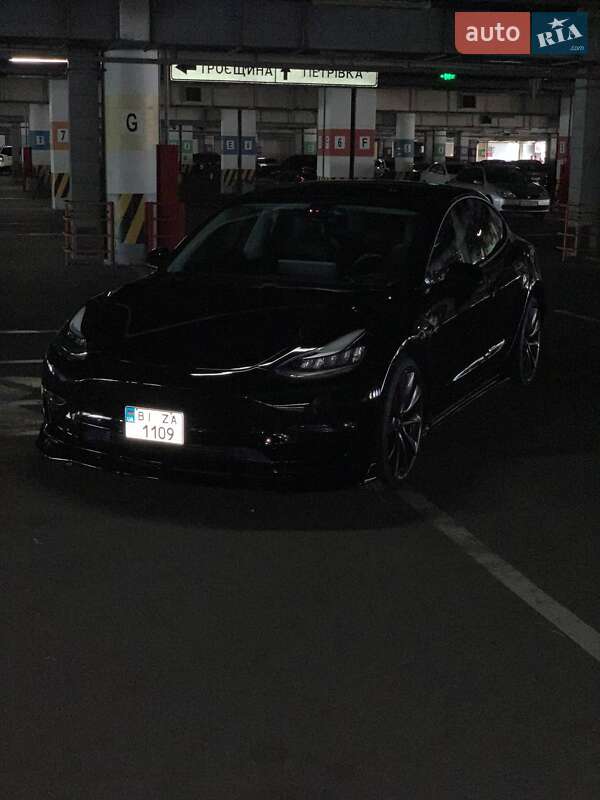 Седан Tesla Model 3 2018 в Кременчуге