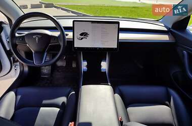 Седан Tesla Model 3 2019 в Киеве