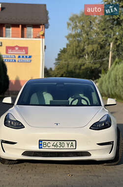 Седан Tesla Model 3 2021 в Самборе