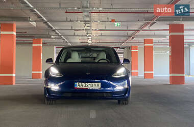 Седан Tesla Model 3 2018 в 