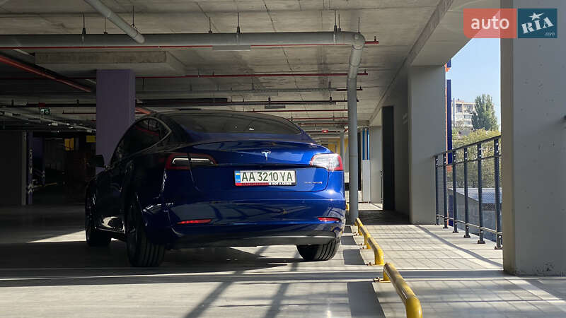 Седан Tesla Model 3 2018 в Киеве