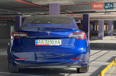 Седан Tesla Model 3 2018 в 