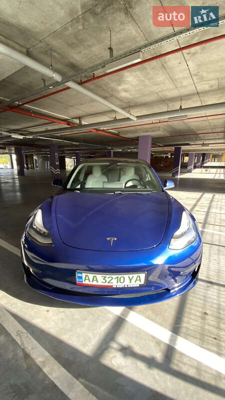 Седан Tesla Model 3 2018 в Киеве
