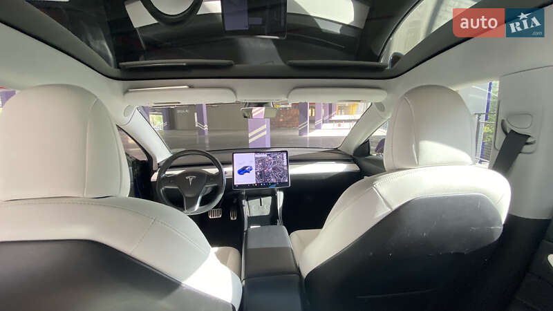 Седан Tesla Model 3 2018 в Киеве