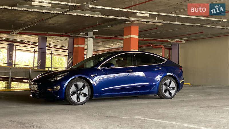 Седан Tesla Model 3 2018 в Киеве