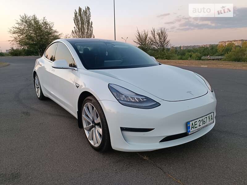 Седан Tesla Model 3 2018 в Кривому Розі