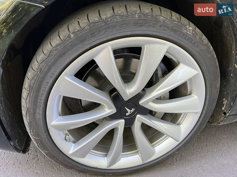 Седан Tesla Model 3 2019 в Киеве фото 10 Седан Tesla Model 3 2019 в Киеве
