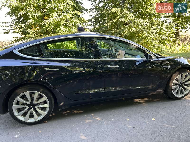 Седан Tesla Model 3 2019 в Киеве