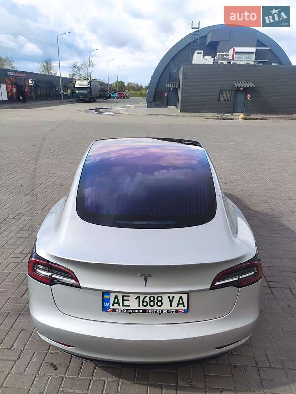Седан Tesla Model 3 2017 в Ивано-Франковске