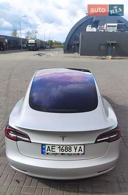 Седан Tesla Model 3 2017 в 