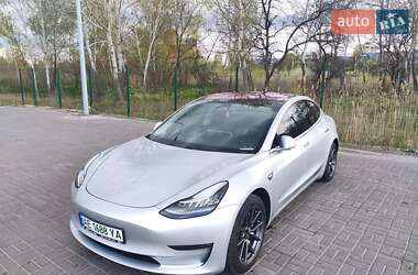 Седан Tesla Model 3 2017 в 