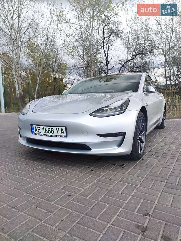 Седан Tesla Model 3 2017 в Ивано-Франковске