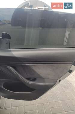 Седан Tesla Model 3 2017 в 