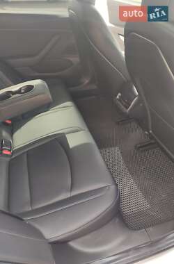 Седан Tesla Model 3 2017 в 