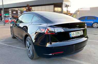 Седан Tesla Model 3 2021 в Киеве