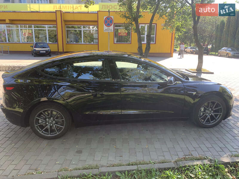 Седан Tesla Model 3 2018 в Хмельницькому