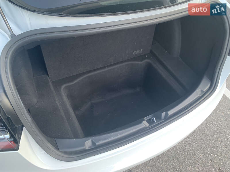 Седан Tesla Model 3 2019 в Білій Церкві