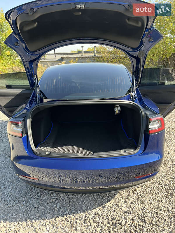 Седан Tesla Model 3 2018 в Днепре