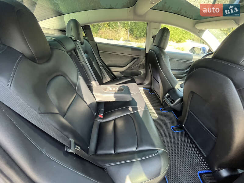Седан Tesla Model 3 2018 в Днепре
