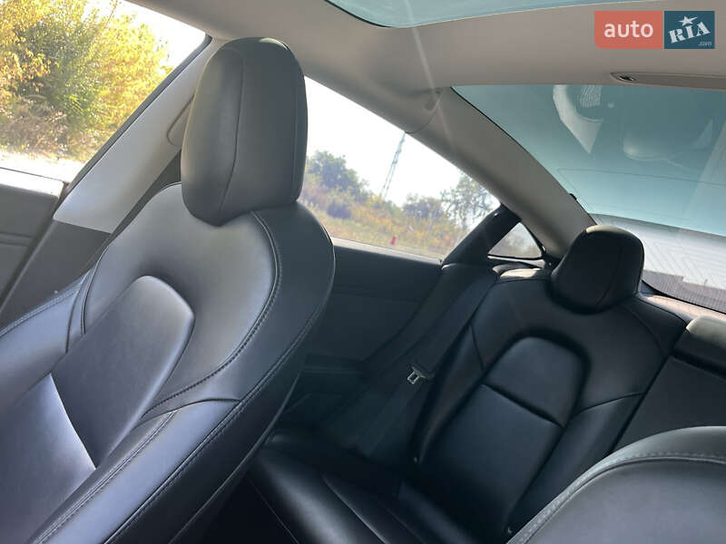 Седан Tesla Model 3 2018 в Днепре