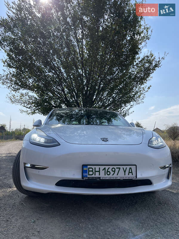 Седан Tesla Model 3 2019 в Одессе