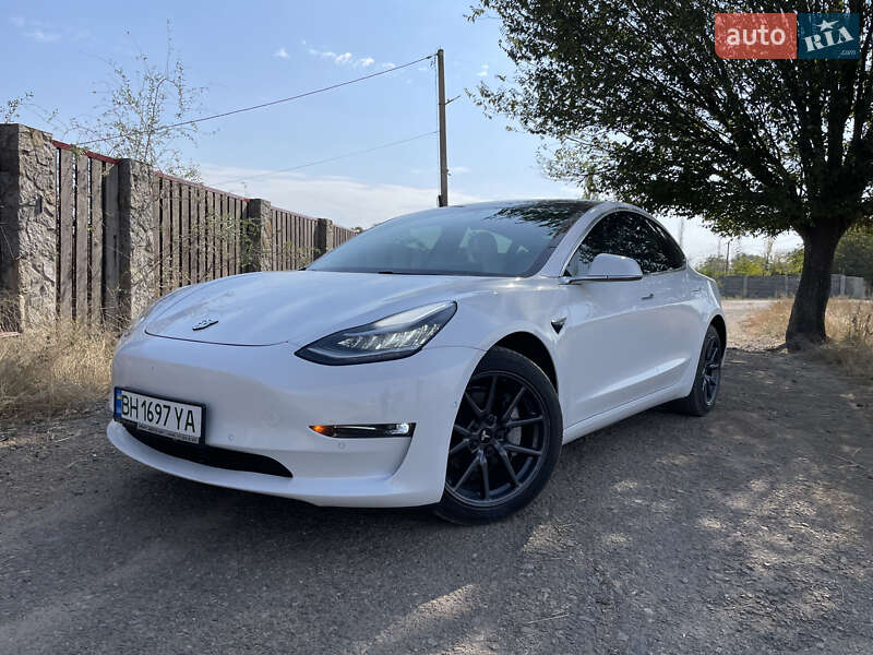 Седан Tesla Model 3 2019 в Одессе